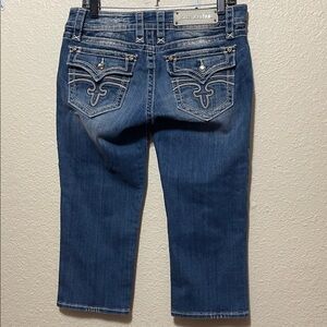 Rock Revival Women's Celine Capris. Good Condition. Size 31.
